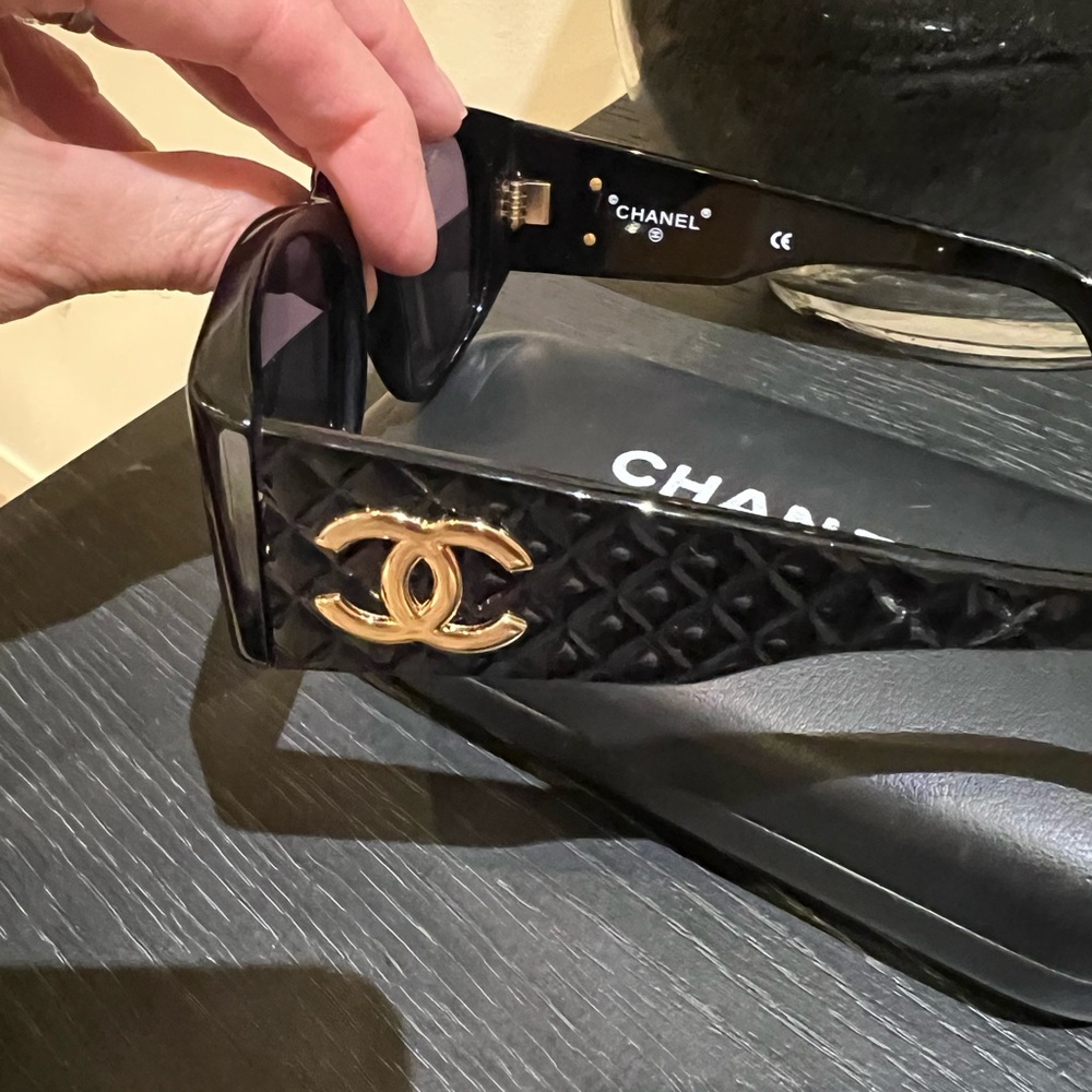 🔥🔥Chanel Sunglasses! - Picture 4 of 5